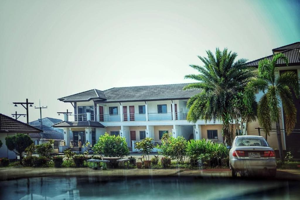 Hotel Tararin Chiang Saen Esterno foto